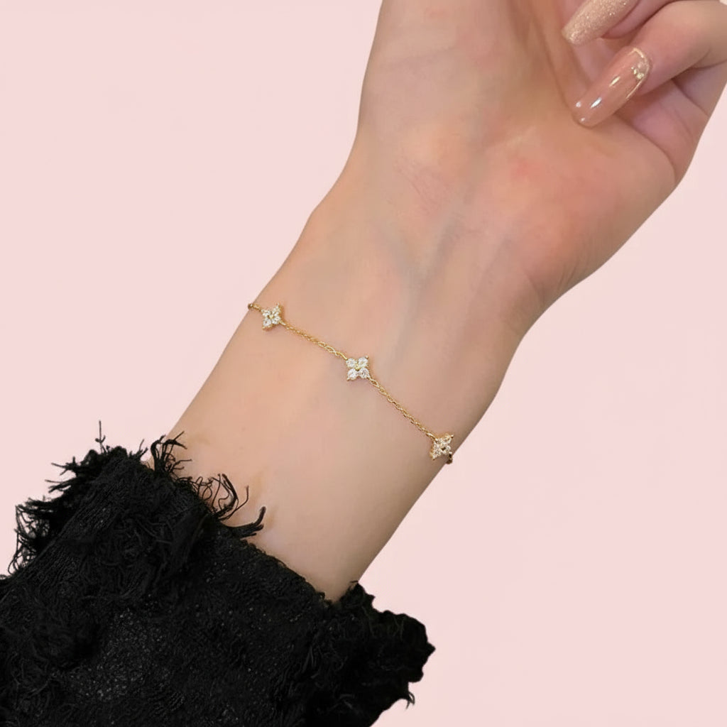 צמיד פרחוני מכסף 925 משובץ קריסטלים